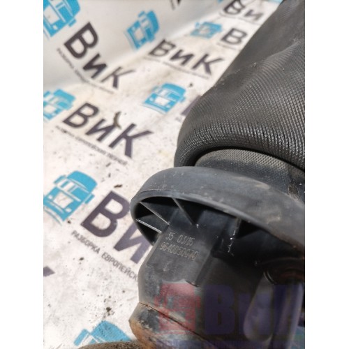 Подушка кабины передняя MAN TGA 086712 с деф. (380)-3