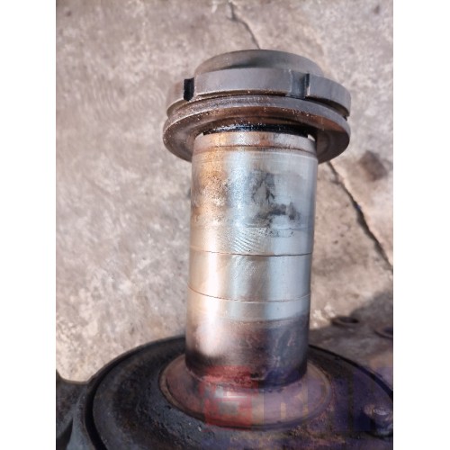 Балка передняя MAN TGA 086712 в сборе с цапфами (257)-3