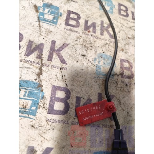 Датчик распредвала IVECO EuroStar Cursor 10 E3 160577 (982)-4