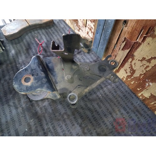 Кронштейн торсиона кабины MAN у.к. LH (823)-4