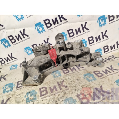 Кронштейн помпы Mercedes Actros MP3 617874 OM501 (668)-2