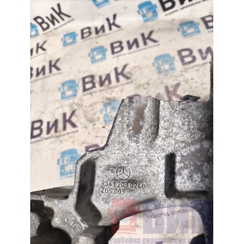 Кронштейн помпы Mercedes Actros MP3 617874 OM501 (668)-1