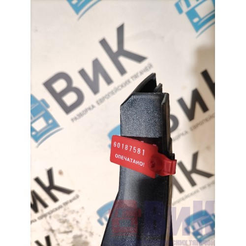 Накладка на стойку стекла Mercedes Actros 477903 наружняя LH (581)-1