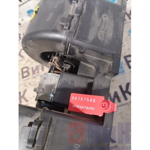 Моторчик отопителя (печки) Mercedes Actros 477903 BEHR (540)-4