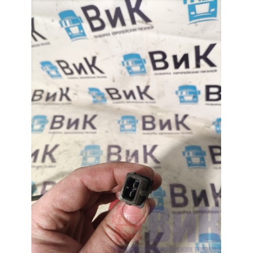 Датчик уровня охлаждающей жидкости Mercedes Actros 477903 (503)-4