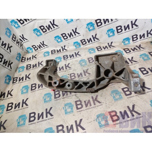 Кронштейн бампера Mercedes Actros 477903 RH (489)-2