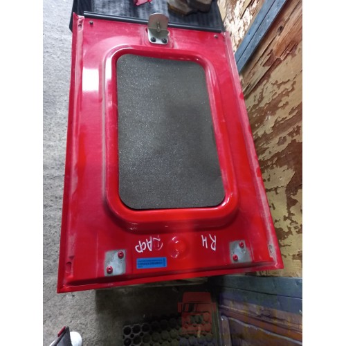 Крышка инструментального ящика DAF 105 004769 без петель RH (210)-1