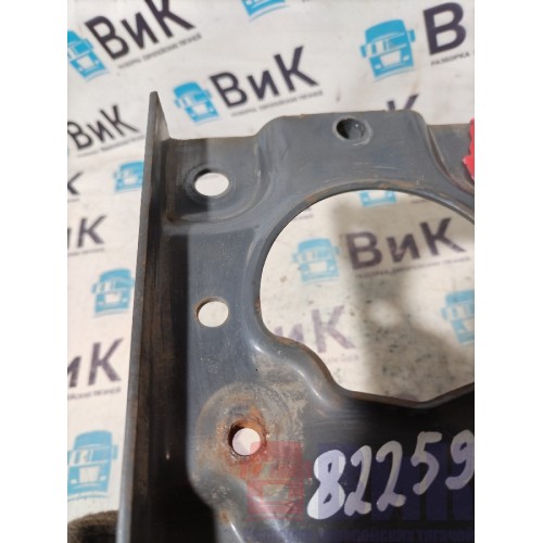 Кронштейн корпуса фары Volvo FM 666220 (деф.резьбы) (157)-2