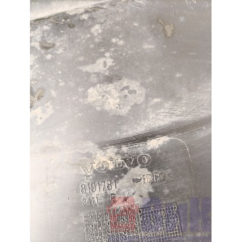 Подкрылок под кабину Volvo FM 666220 RH (167)-1