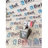 Петля двери MAN TGX 635933 нижняя RH (220)