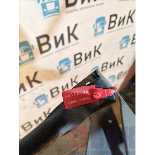 Кронштейн бокового спойлера кабины DAF 105 848404 RH (799)-2