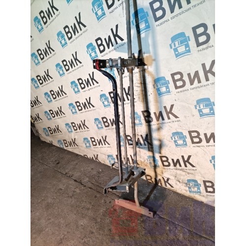 Кронштейн бокового спойлера кабины DAF 105 848404 RH (799)-1