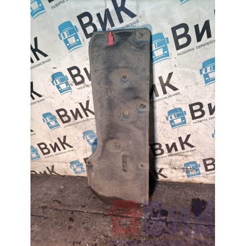 Пыльник двигателя  MAN TGX 581013 с кабины LH (669)