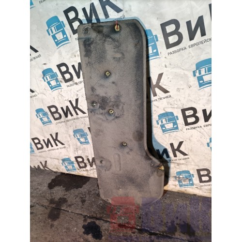 Пыльник двигателя MAN TGX 581013 с кабины RH (633)-2