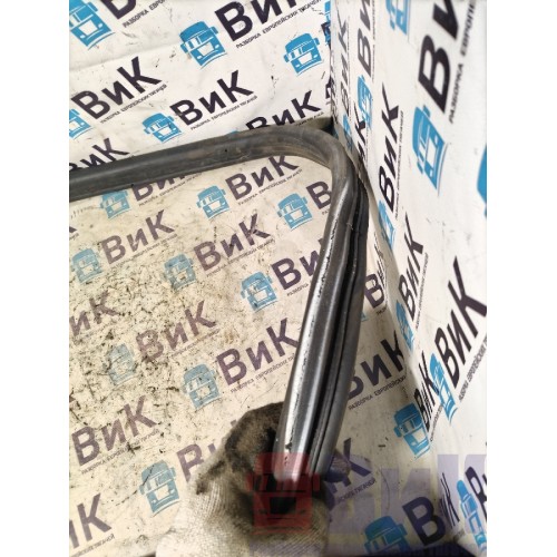 Резинка уплотнительная крышки инструментального ящика MAN TGX 581013 (413)-2