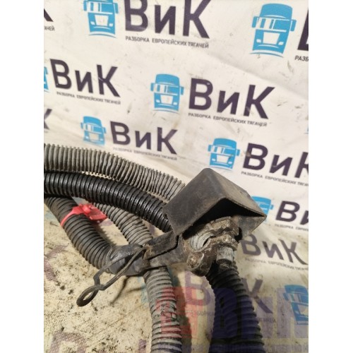 Провод силовой Sitrak C7H 611827 351см (260)-1