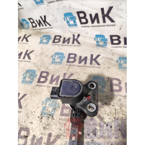 Кран уровня пола Sitrak C7H 611827 с тягой (016)-3