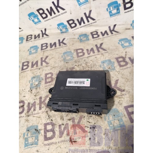 Блок управления дверью Sitrak C7H 611827 RH (920)