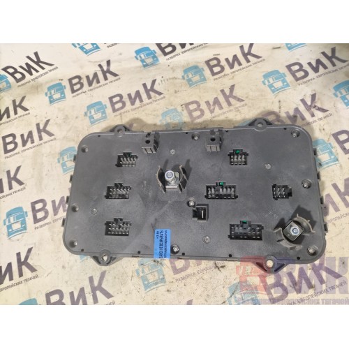 Блок предохранителей Sitrak C7H 611827 (940)-3