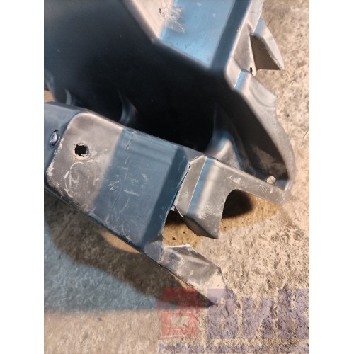 Подкрылок под кабину Sitrak C7H 611827 RH с деф. (168)-2