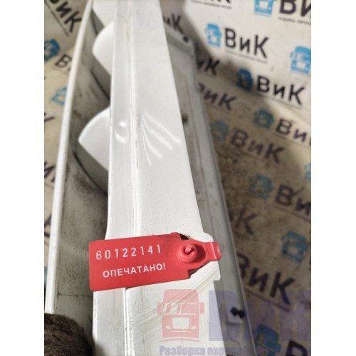 Дефлектор кабины Sitrak C7H 611827 RH (141)-1