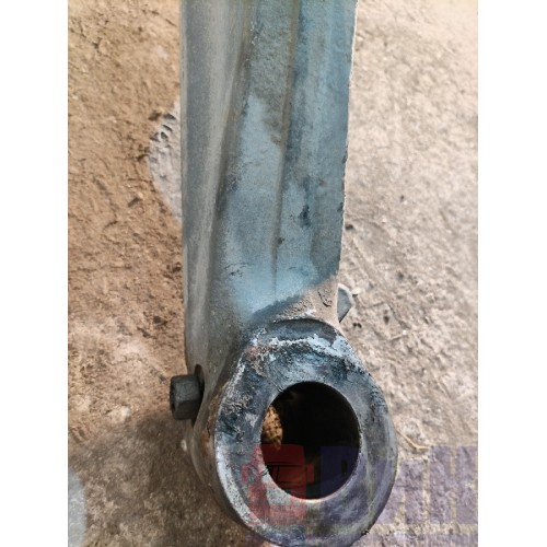 Балка передняя Sitrak C7H 611827 (970)-1