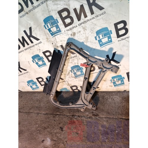 Кронштейн глушителя/крыла Renault T 002550 RH деф. (712)