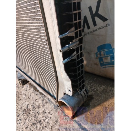 Радиатор основной Renault T 002550 с подушками (562)-4