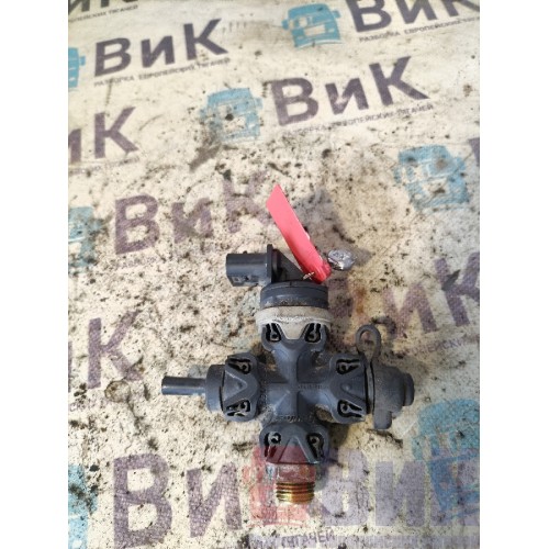 Датчик давления воздуха в пневмоподушках Renault T 002550 с фитингом (550)