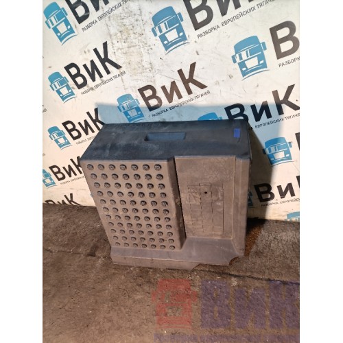 Крышка ящика АКБ Renault T 018688 (484)
