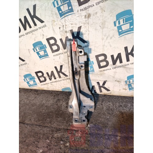 Кронштейн глушителя Renault T 018688 (412)