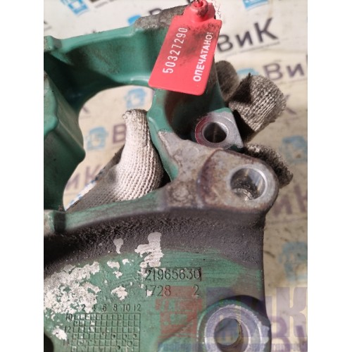 Кронштейн привода вискомуфты Volvo FH 4 D13K 785702 (290)-2