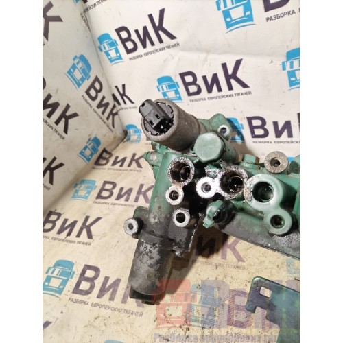 Корпус масляных фильтров Volvo FH 4 D13K 785702 в сборе (264)-2