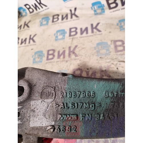 Кронштейн двигателя Volvo FH 4 D13K 785702 передний LH (209)-2