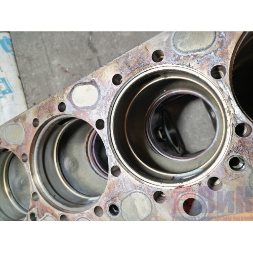 Блок цилиндров двигателя Volvo FH 4 D13K 785702 (215)-4