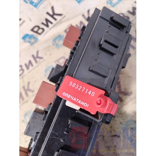 Блок предохранителей Renault T 018688 в сборе (140)-2