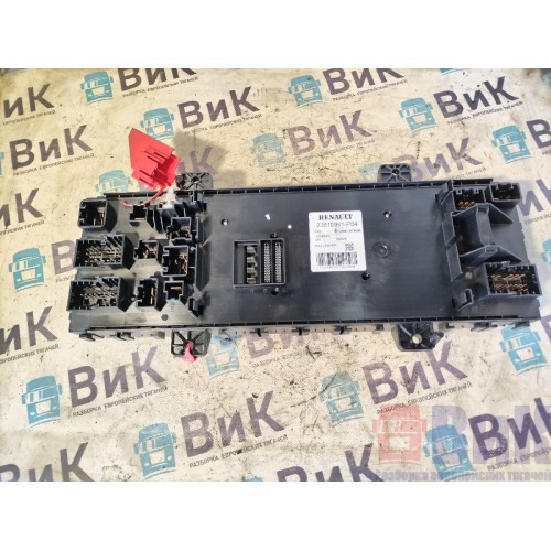 Блок предохранителей Renault T 018688 в сборе (140)-3