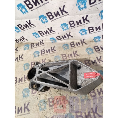 Кронштейн полукрыла DAF 106 XF 181944 алюм. (057)