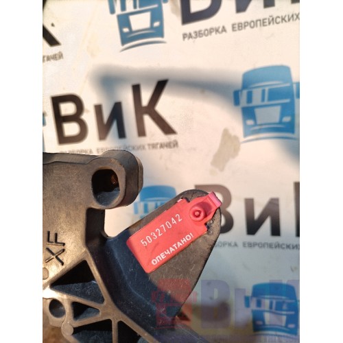 Кронштейн фары DAF 106 XF 181944 LH (042)-3