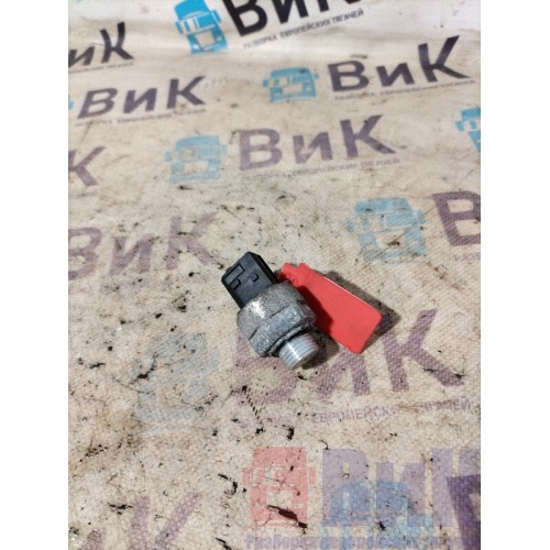 Датчик давления воздуха DAF 106 181944 в подушку (928)