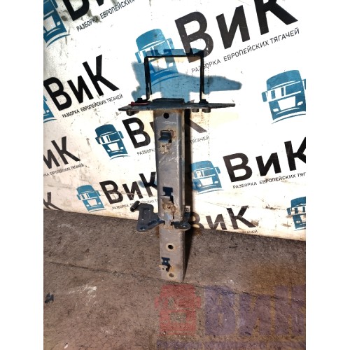 Кронштейн переднего крыла DAF 106 181944 LH (950)