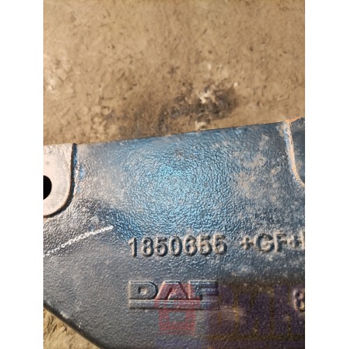 Кронштейн кабины DAF 106 181944 RH (934)-1