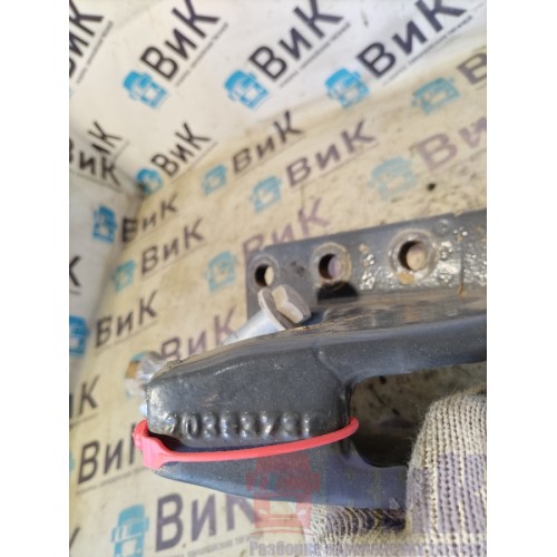 Кронштейн V-образной тяги Volvo FH 4 727184 (741)-2