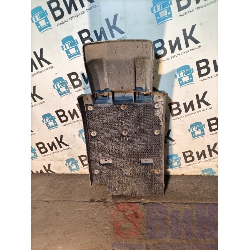 Крыло переднее Volvo FH 4 727184 LH с деф. (401)