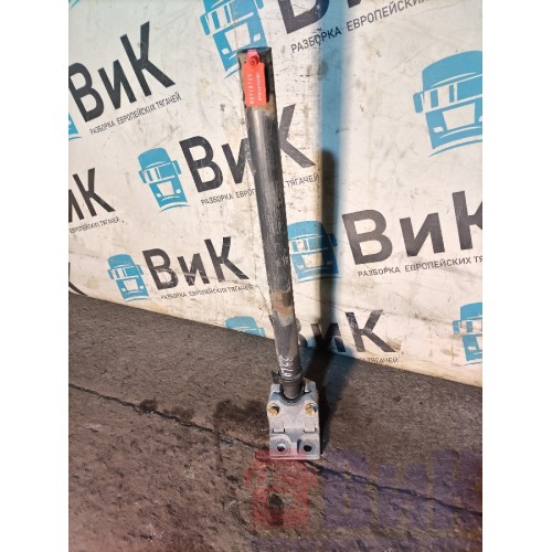 Кронштейн полукрыла (труба) Volvo FH 4 727184 задний задний (725)-3