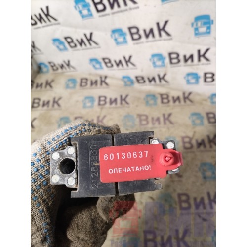 Кронштейн (скоба) корпуса воздушного фильтра Volvo FH 4 727184 (637)-1