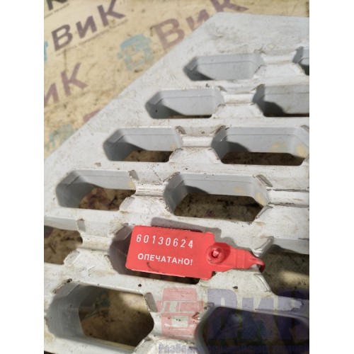 Подножка нижняя Volvo FH 4 727184 LH (624)-1