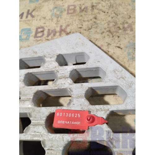 Подножка нижняя Volvo FH 4 727184 (625)-1