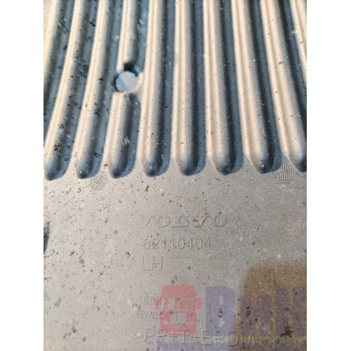 Подкрылок Volvo FH 4 727184 передний LH (646)-3
