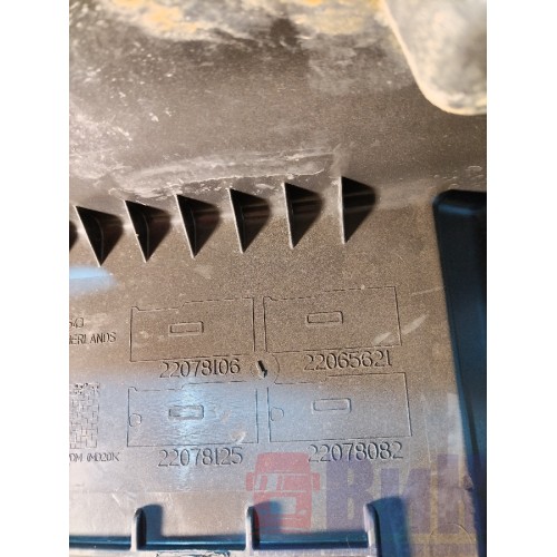 Крышка ящика АКБ Volvo FH 4 727184 (390)-2